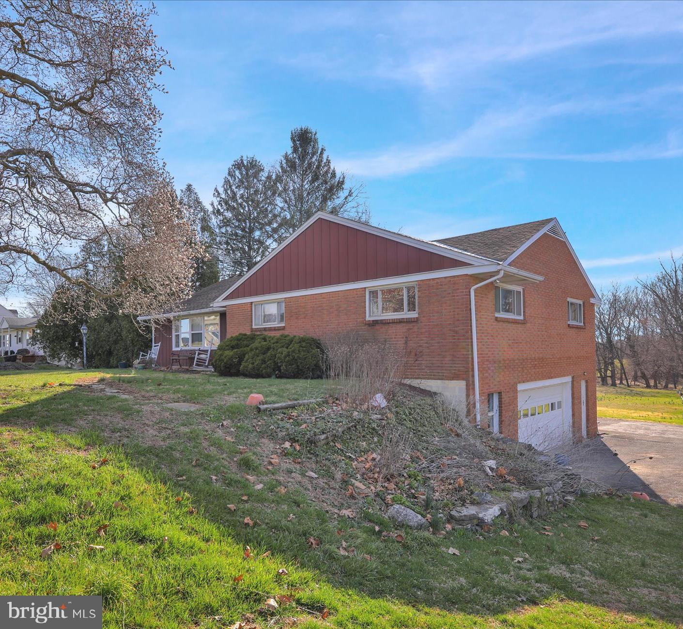 2460 Honeysuckle Lane