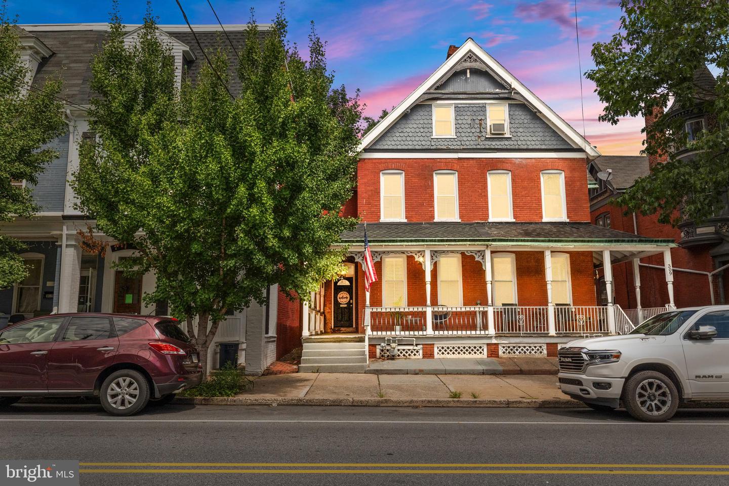 311 W Lemon Street