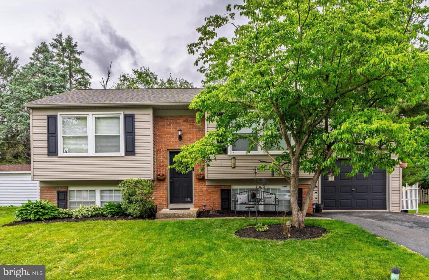 2837 Pebblebrook Drive