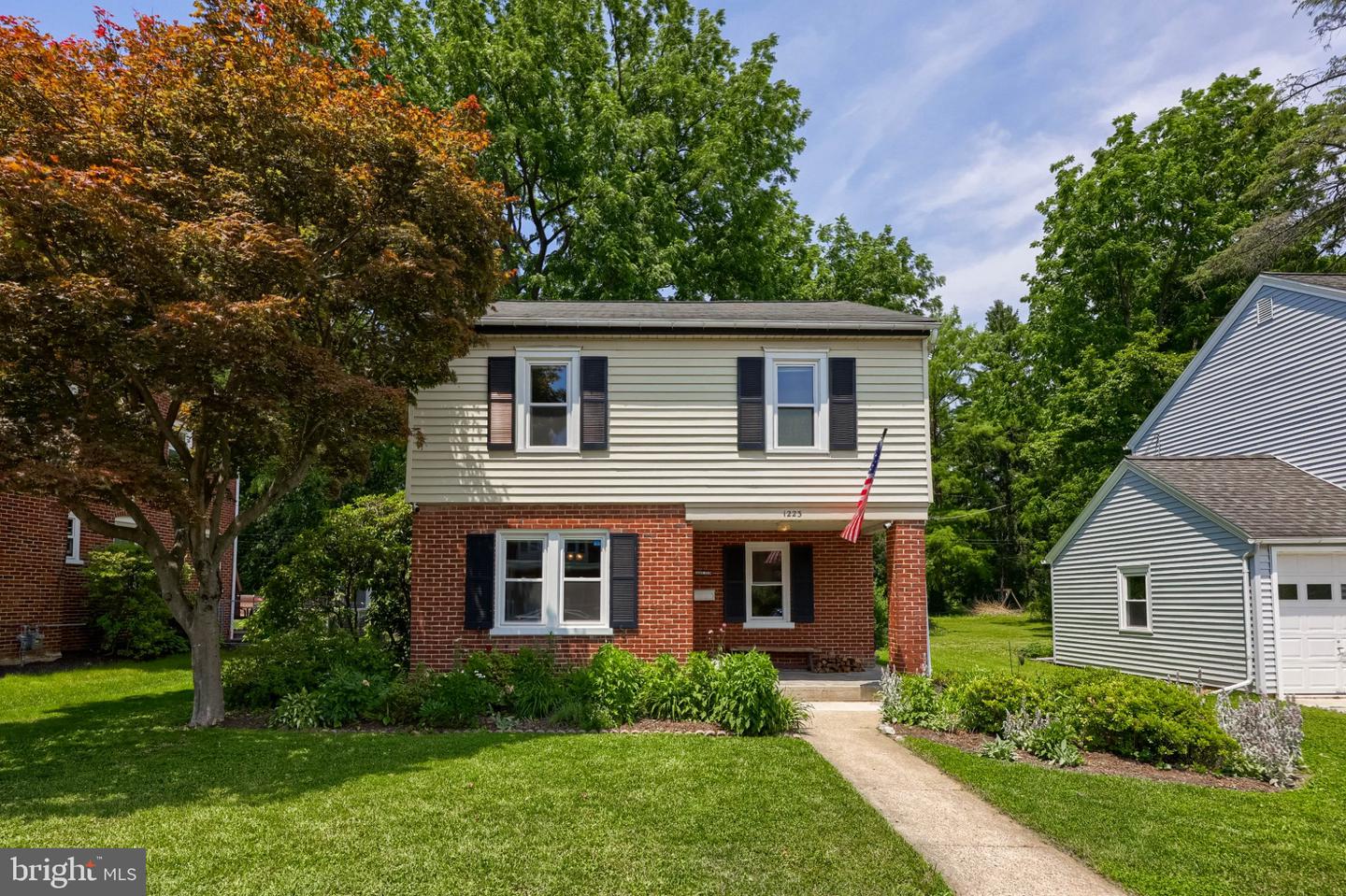1223 Elm Avenue