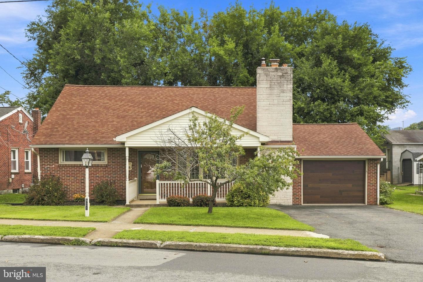 821 Ridge Avenue