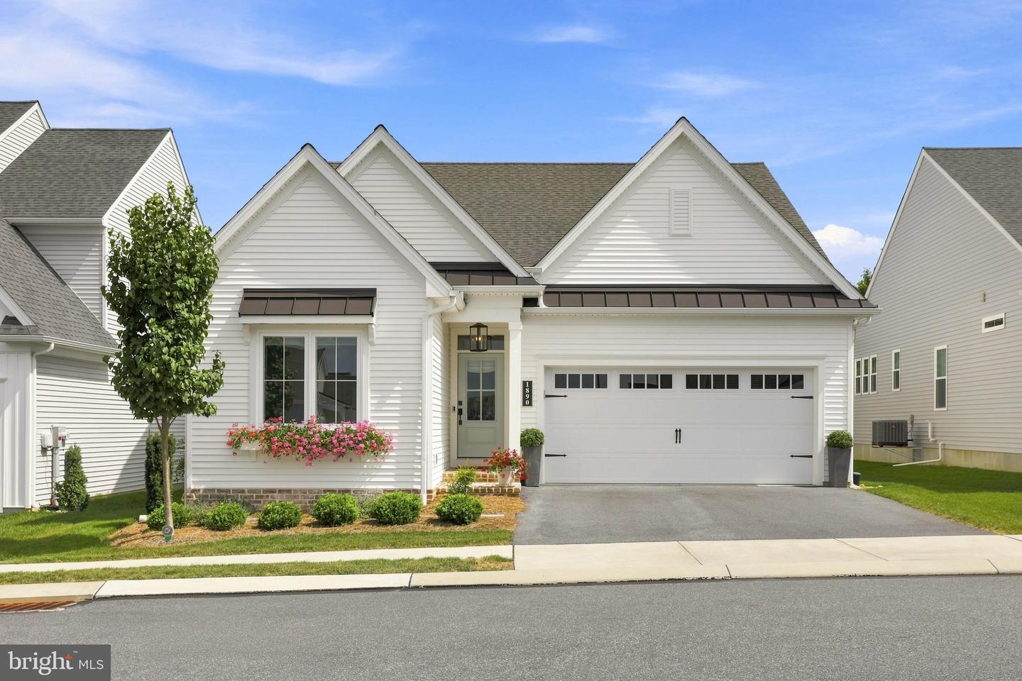 1890 Emerald Way