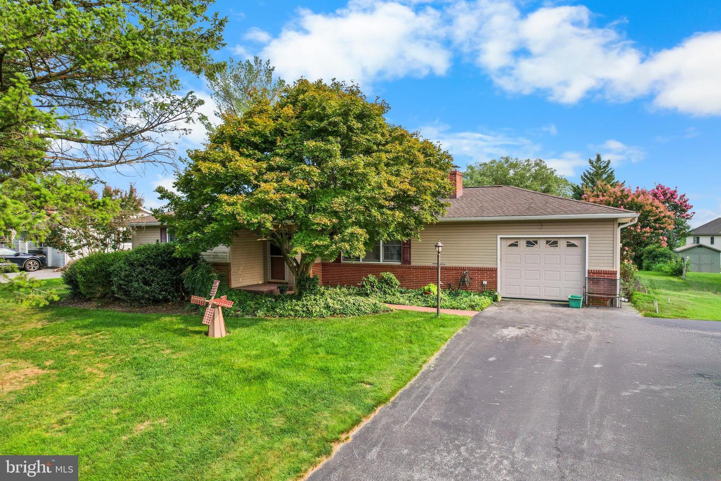 112 Rembrandt Drive