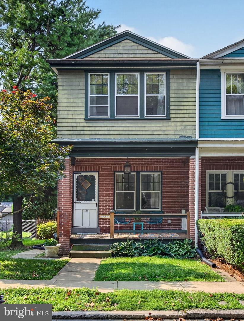 1194 Elm Avenue