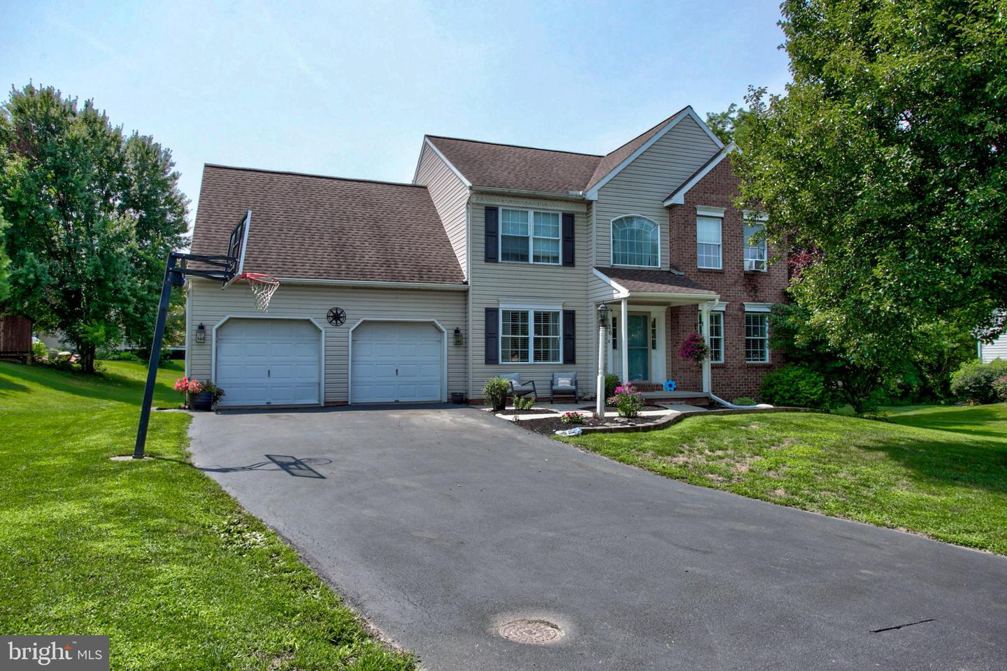 16 Hemlock Drive