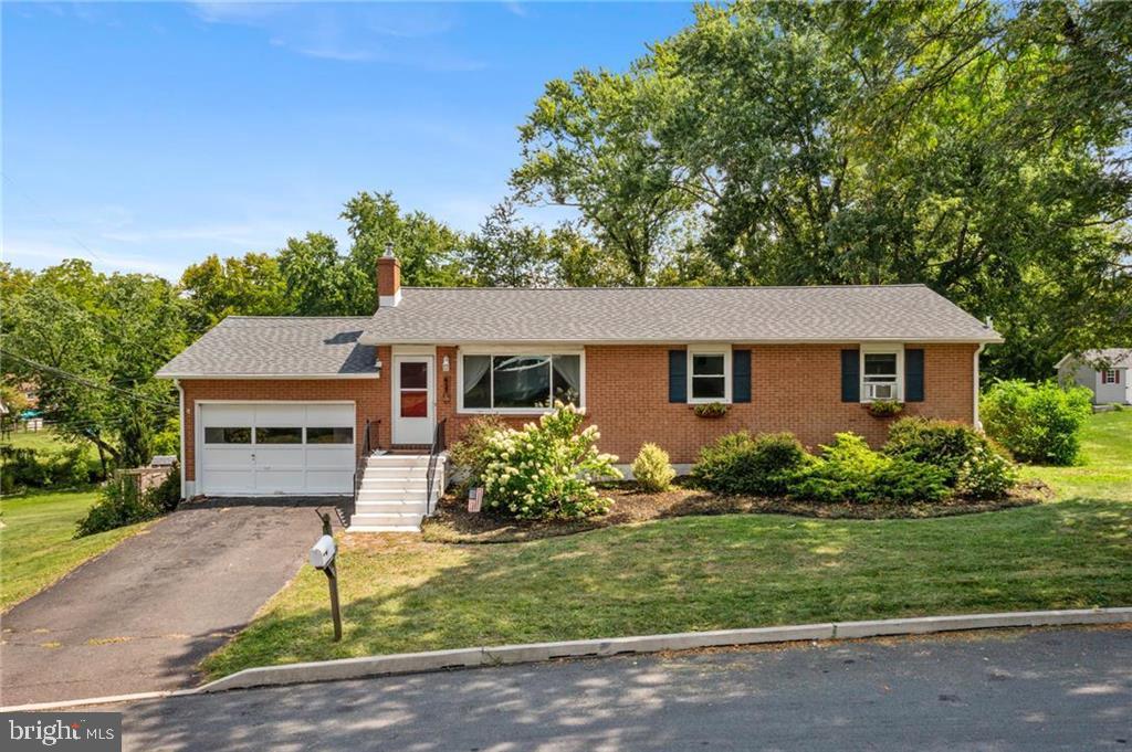657 W Fairmount Street, Coopersburg