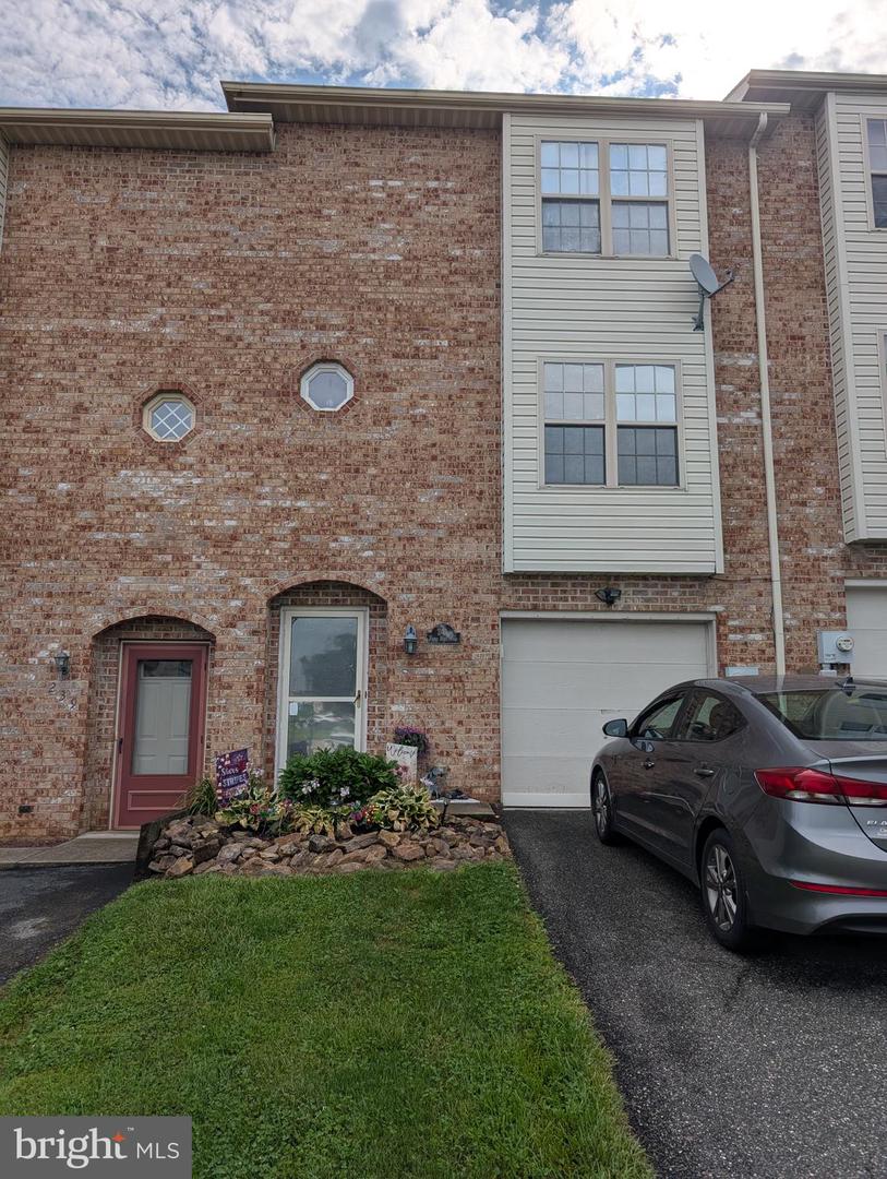 241 Flint Hill Road, Alburtis
