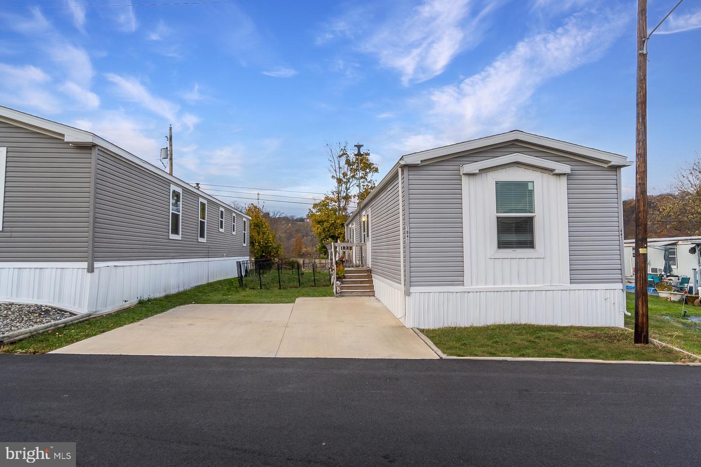 1041 Dogwood Street, Laurys Station