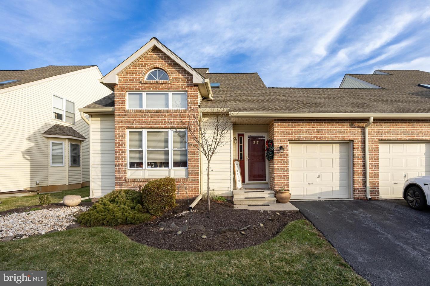 319 Surrey Place, Macungie