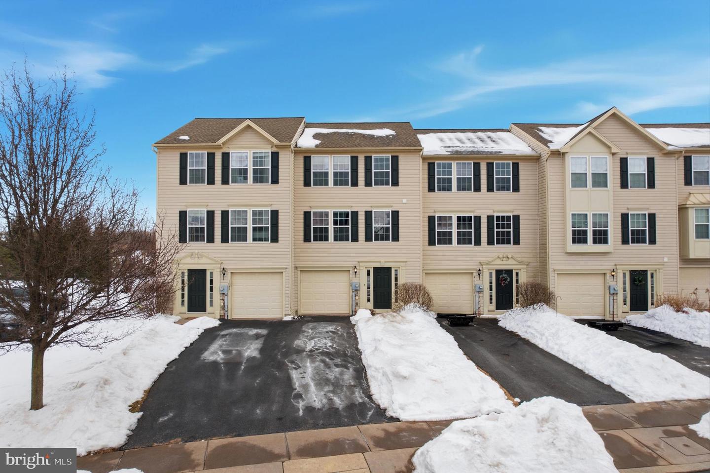 1048 Sparrow Way, Breinigsville