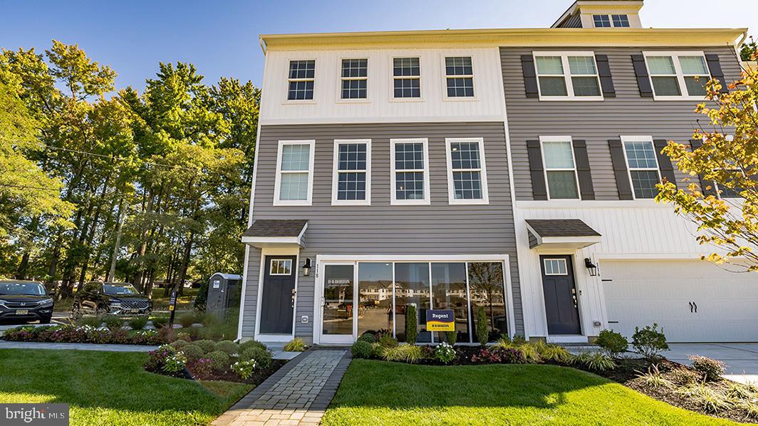 1122 Meadowlark Drive