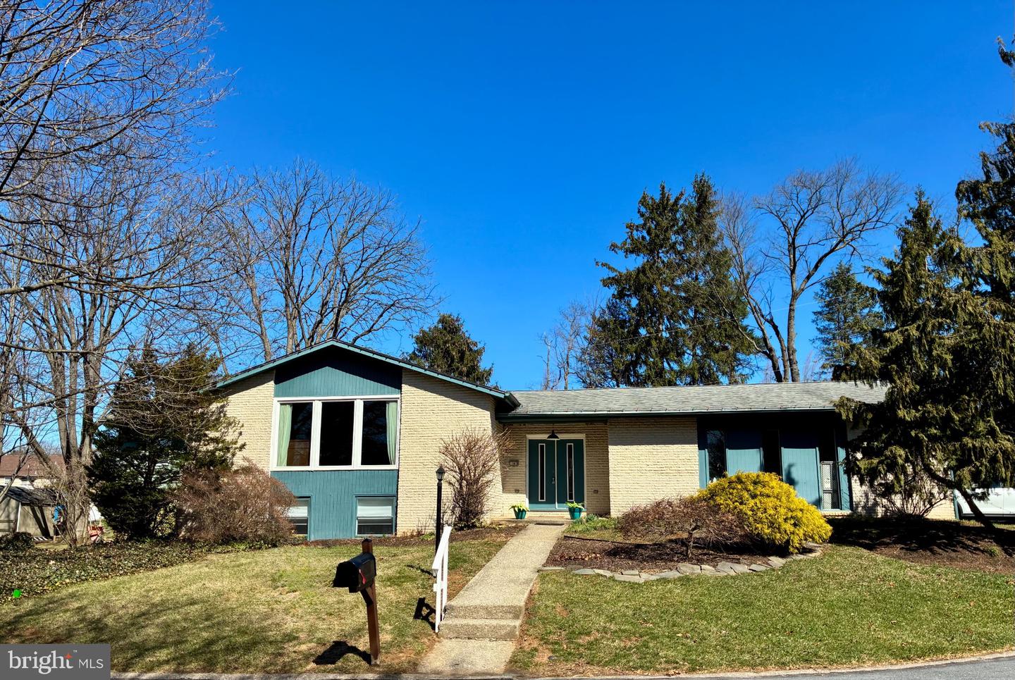 1989 Forest Lane, Allentown