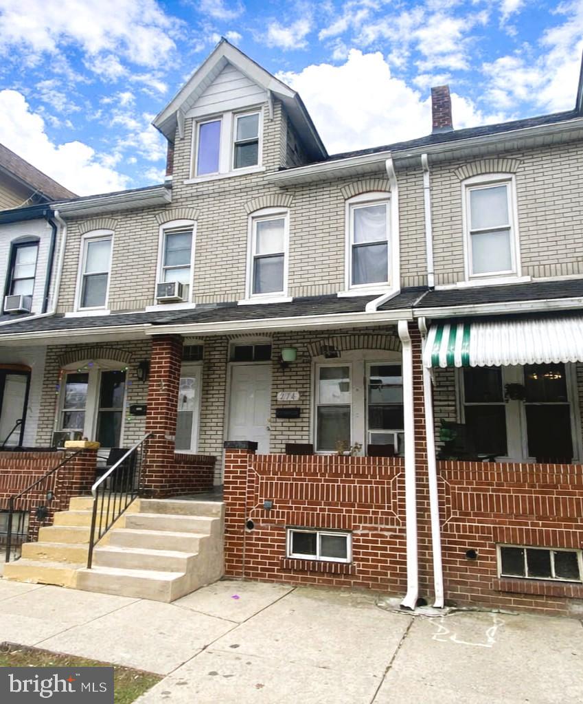 274 E Elm Street