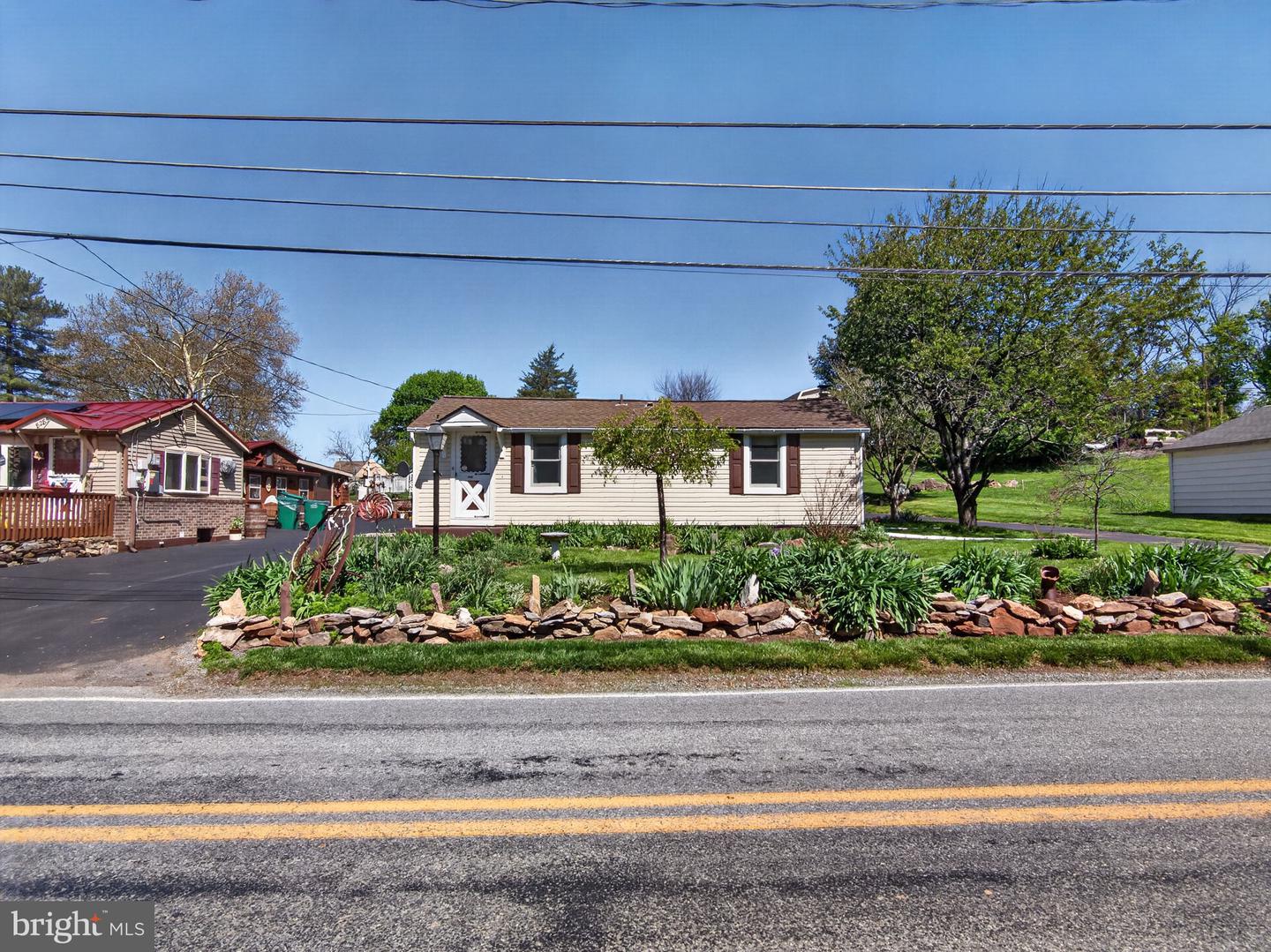 8275 Mertztown Road, Alburtis