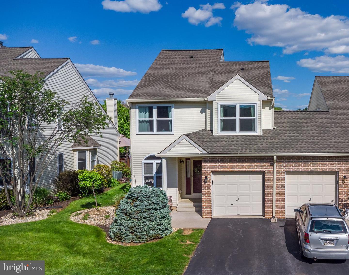 323 Surrey Place, Macungie