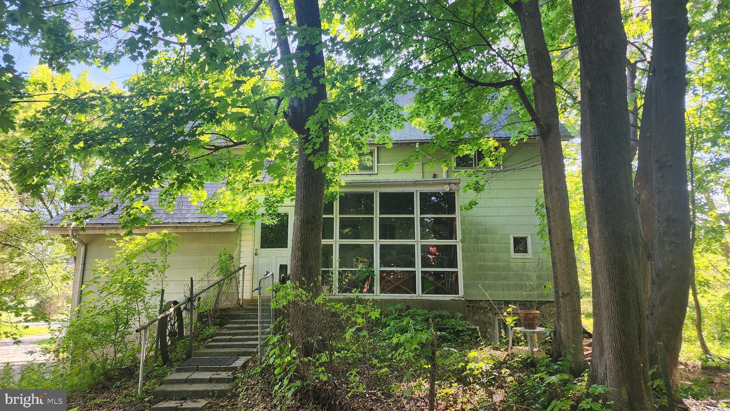 3733 Lanark Road