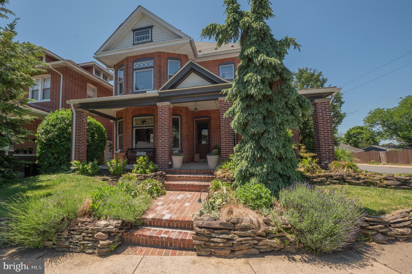 228 N 4th Street
