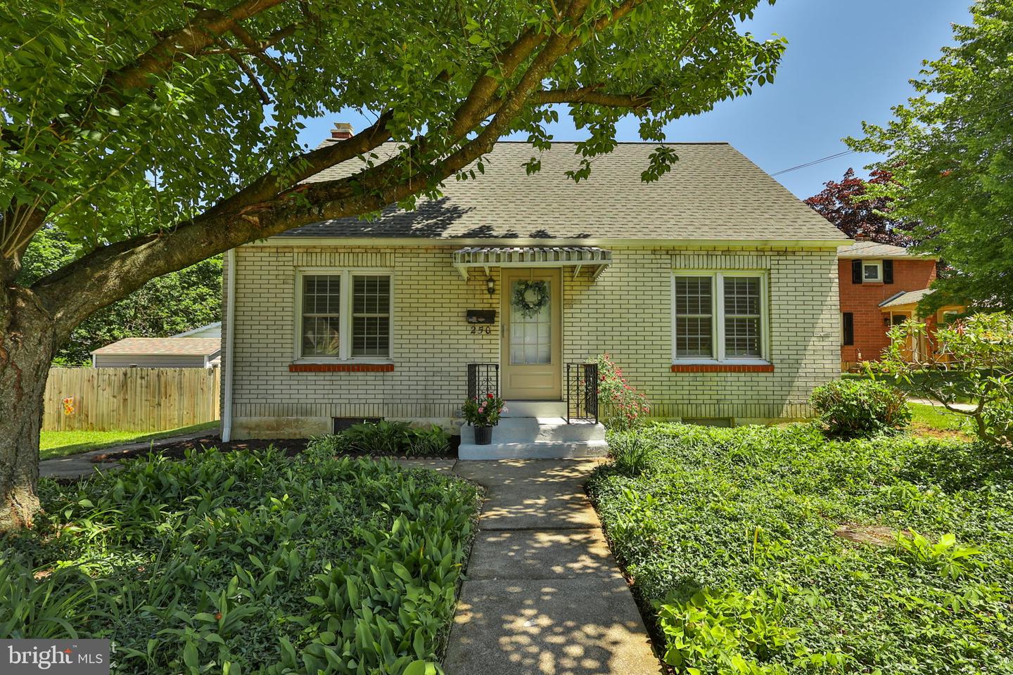 250 Adrain Street, Emmaus