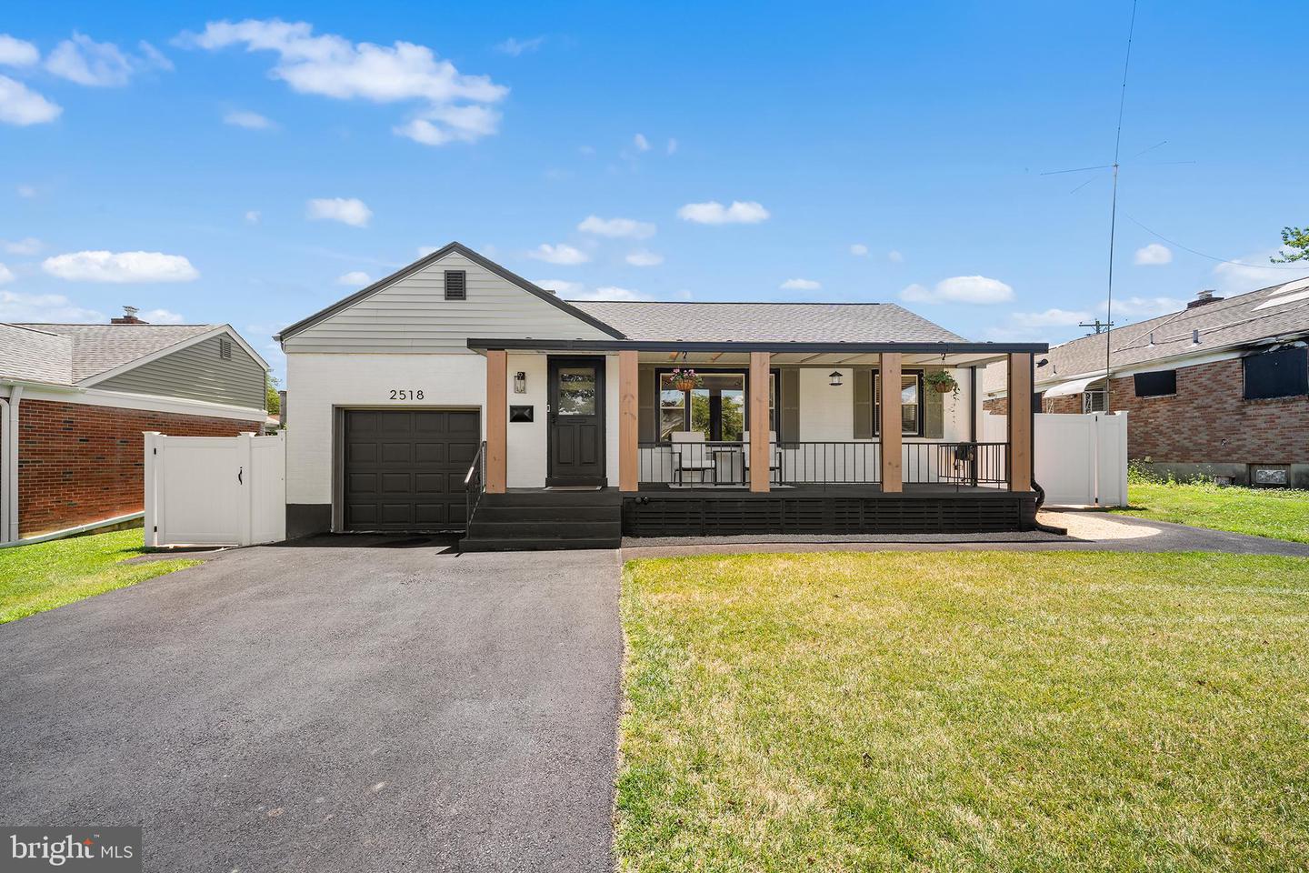 2518 W Elm Street