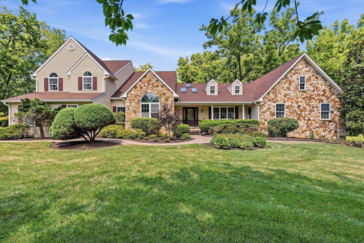 6470 Fawn Lane