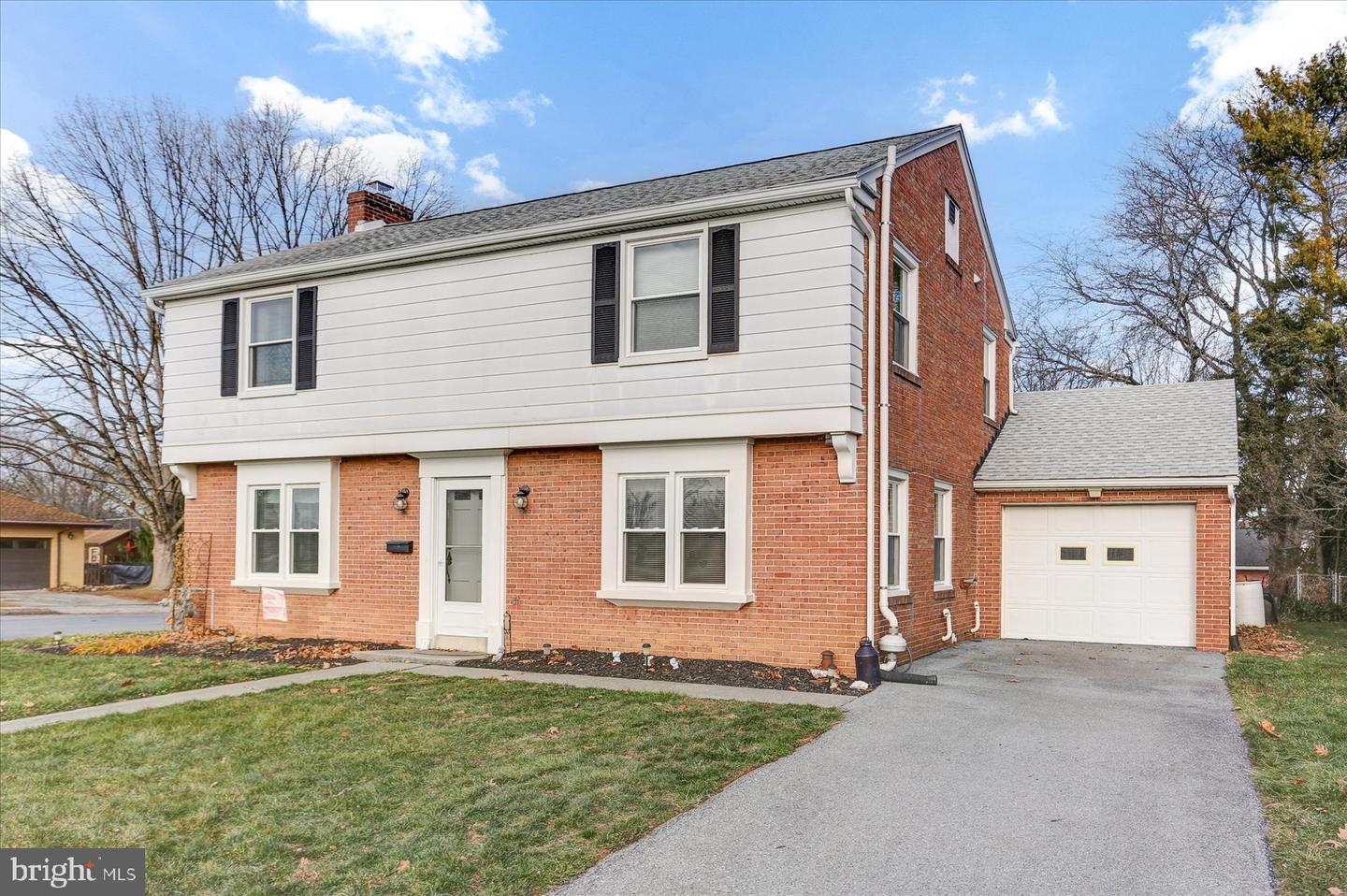 101 E Walnut Street, Cleona