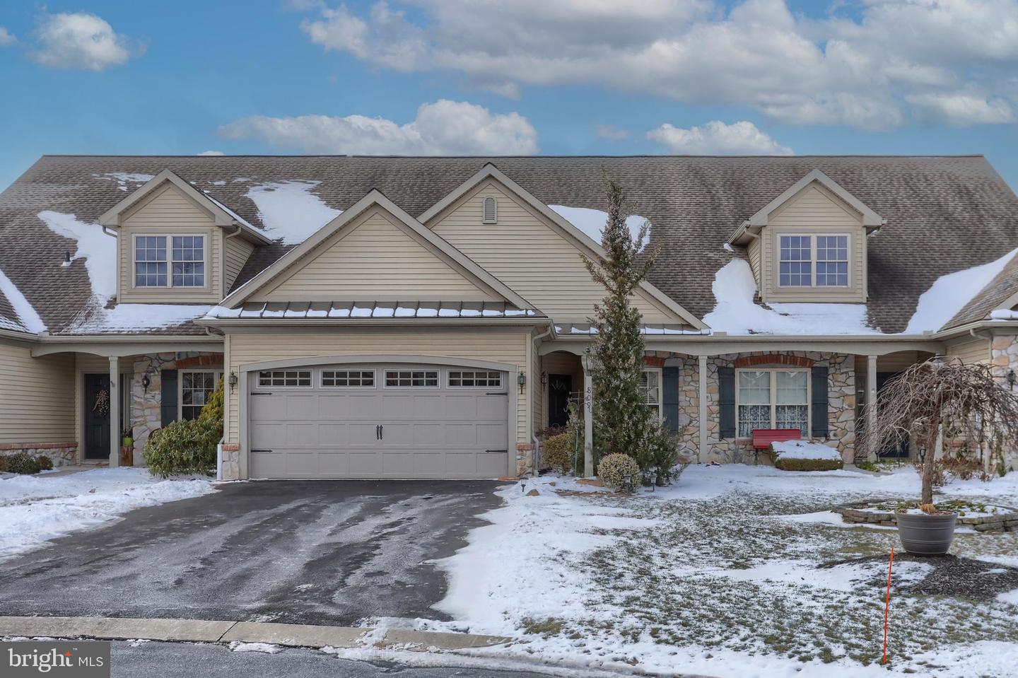 809 Briar Edge Court, Lebanon