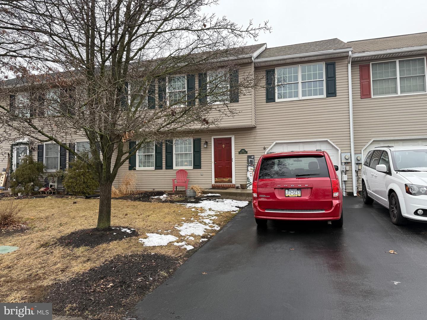 252 Forest Circle, Palmyra