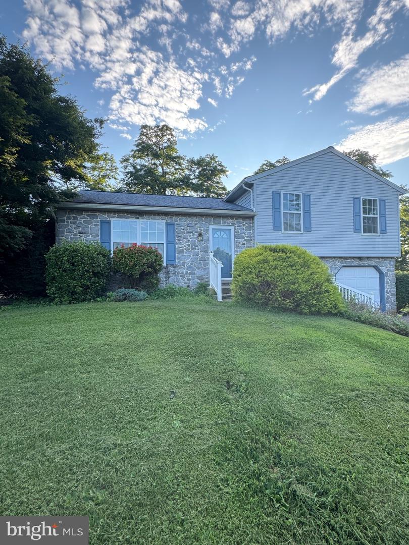 6 Laurel Lane, Lebanon