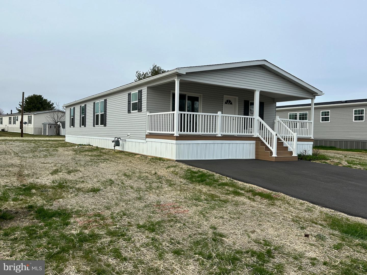 37 Evergreen Alley, Palmyra