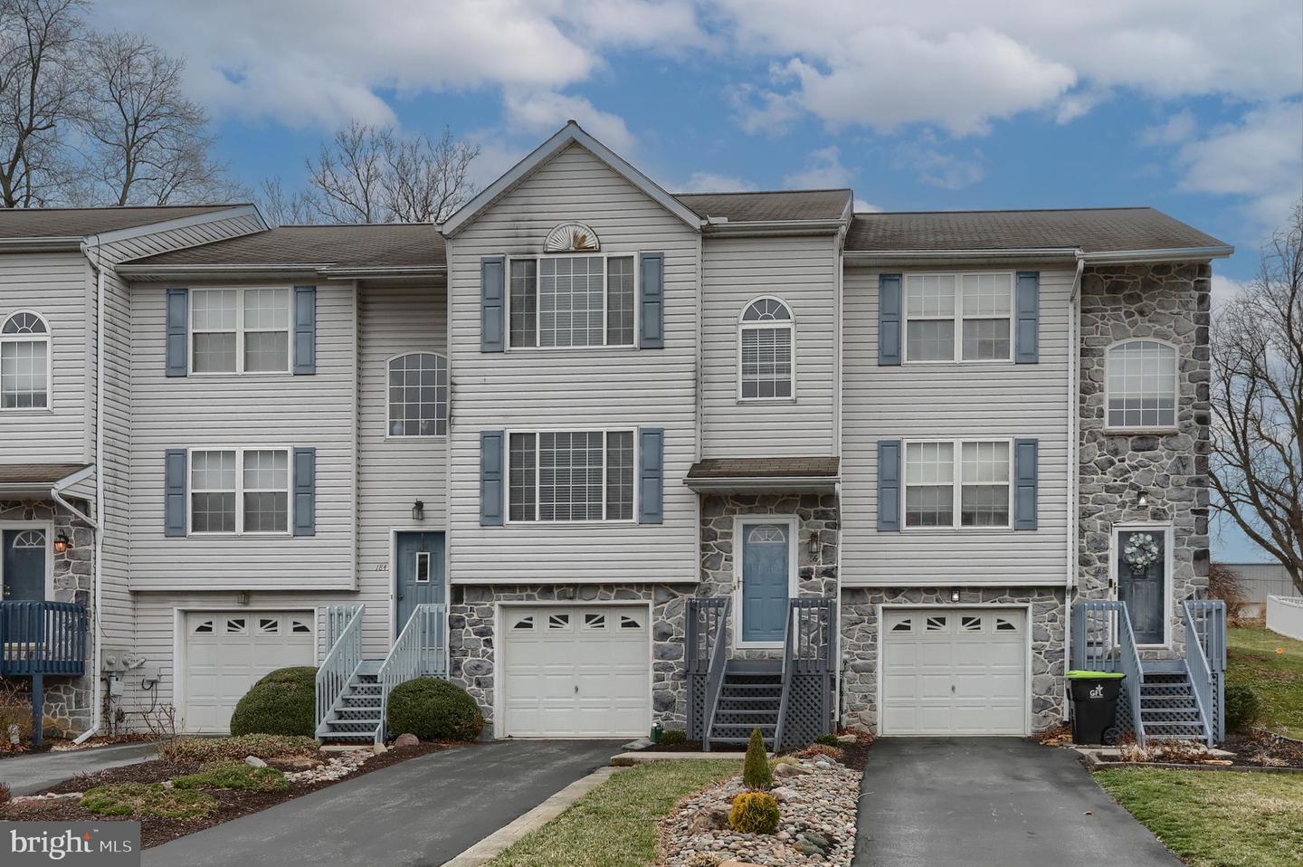 186 Riders Way, Lebanon