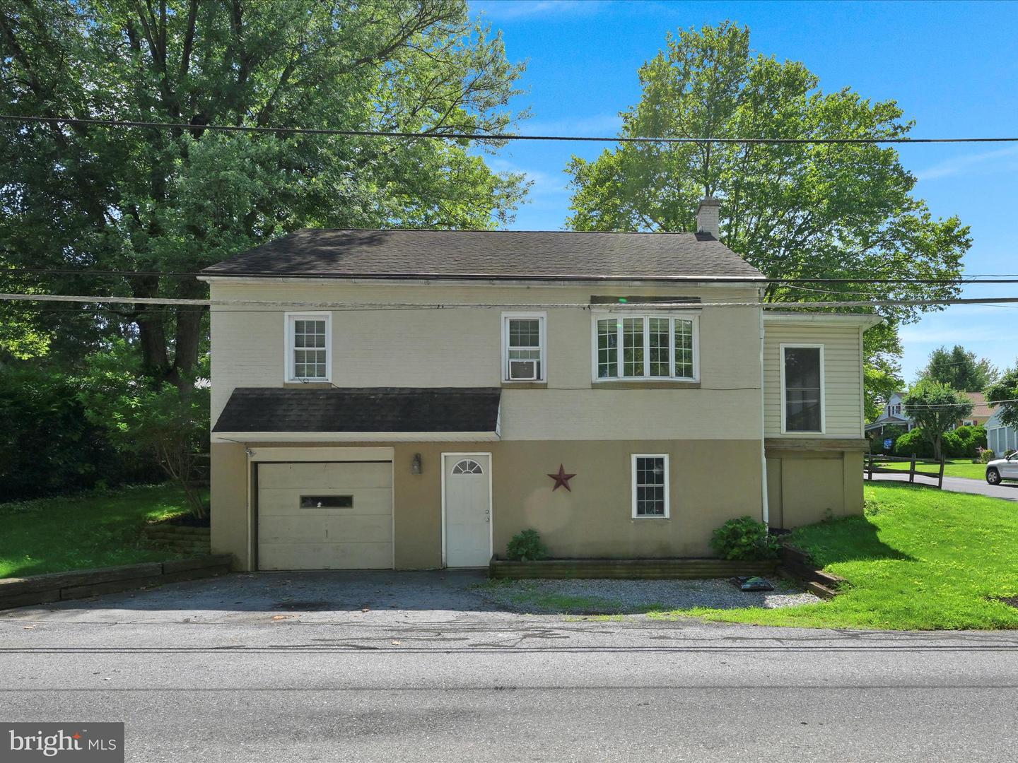 109 Hillside Street, Lebanon