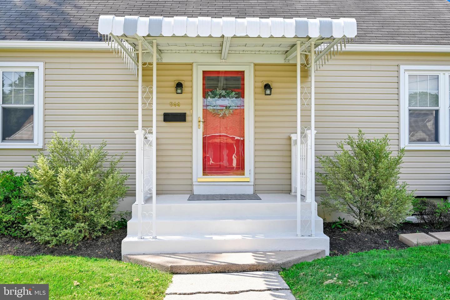 544 W Chestnut Street, Cleona