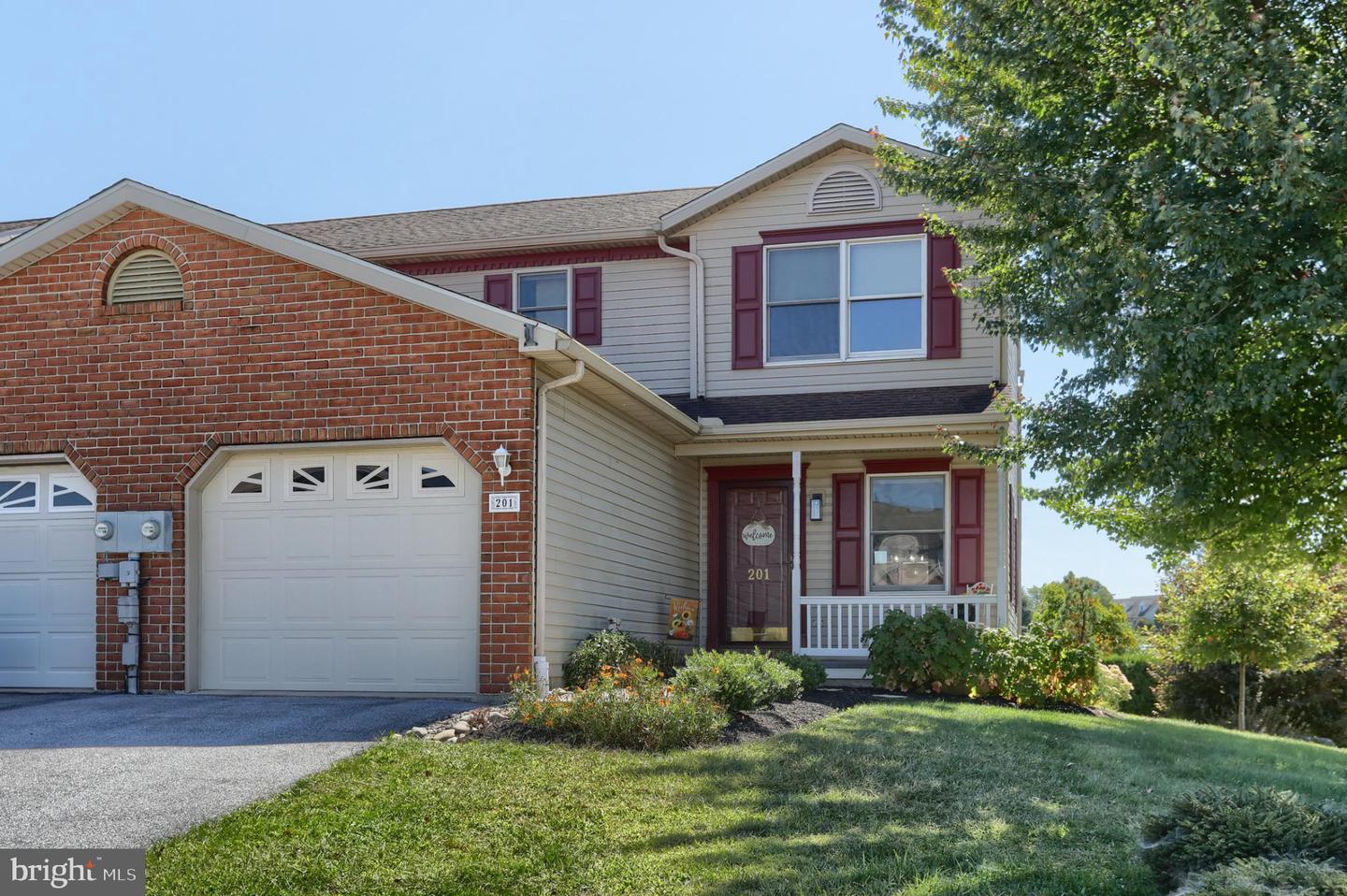 201 Acorn Circle, Lebanon