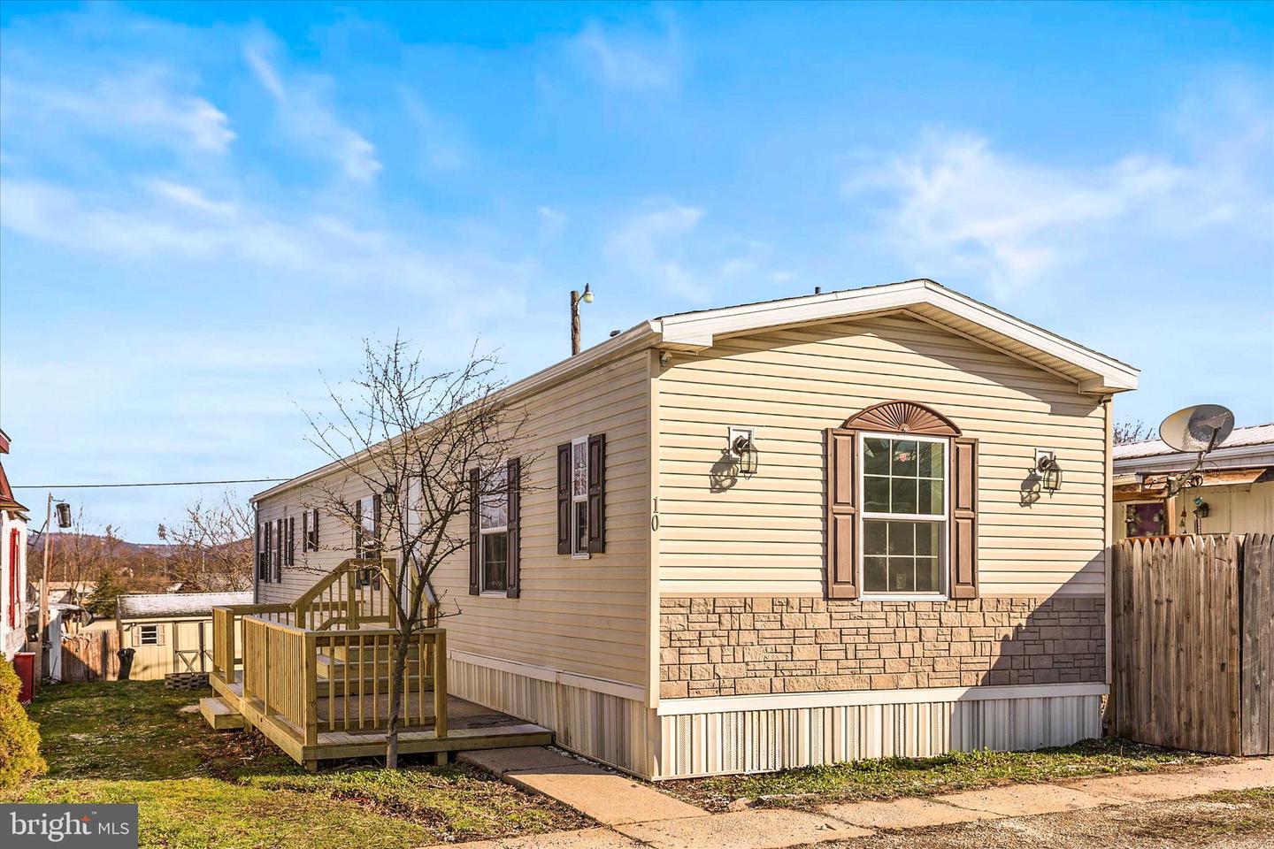 10 Ridgeview Park, Jonestown