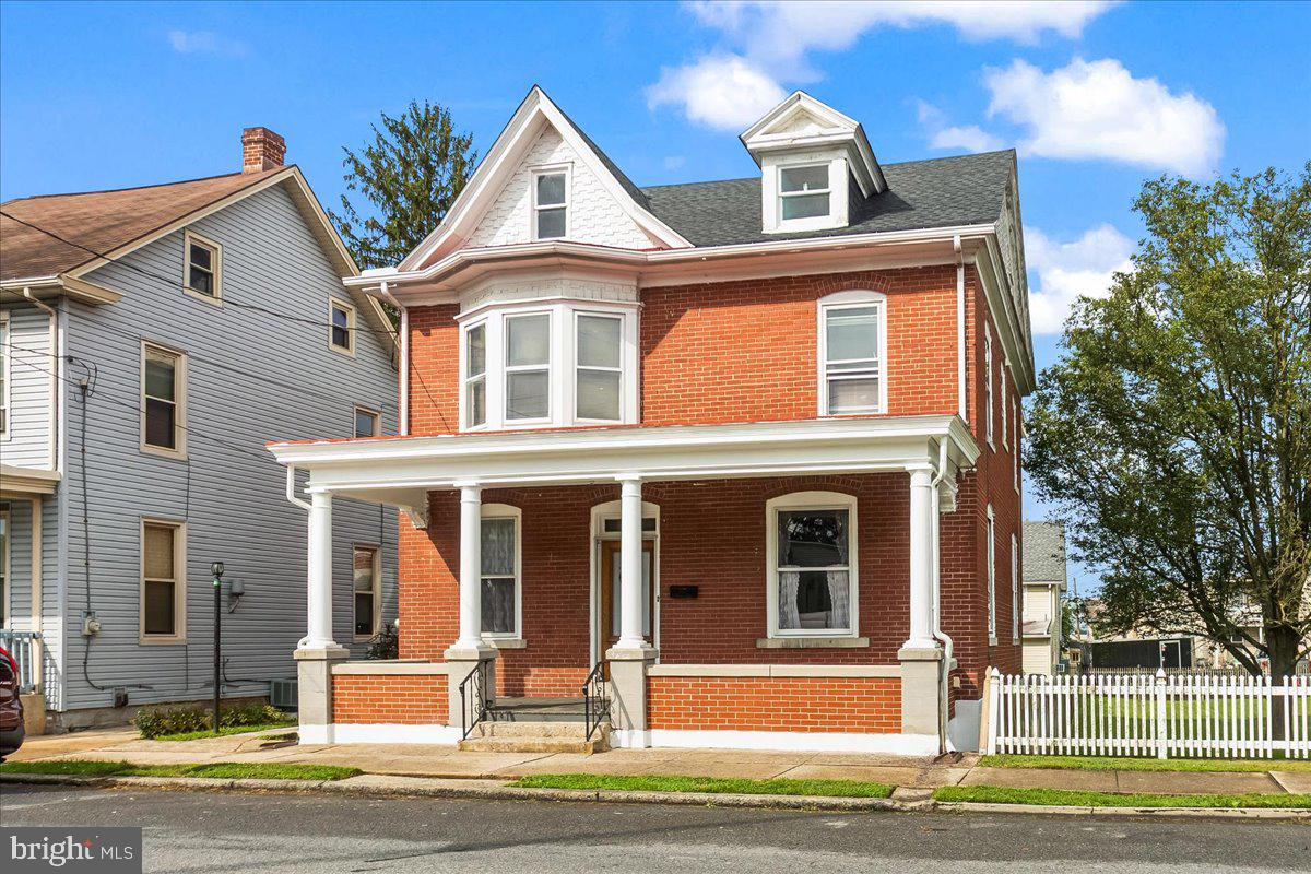 27 N Center Street, Cleona