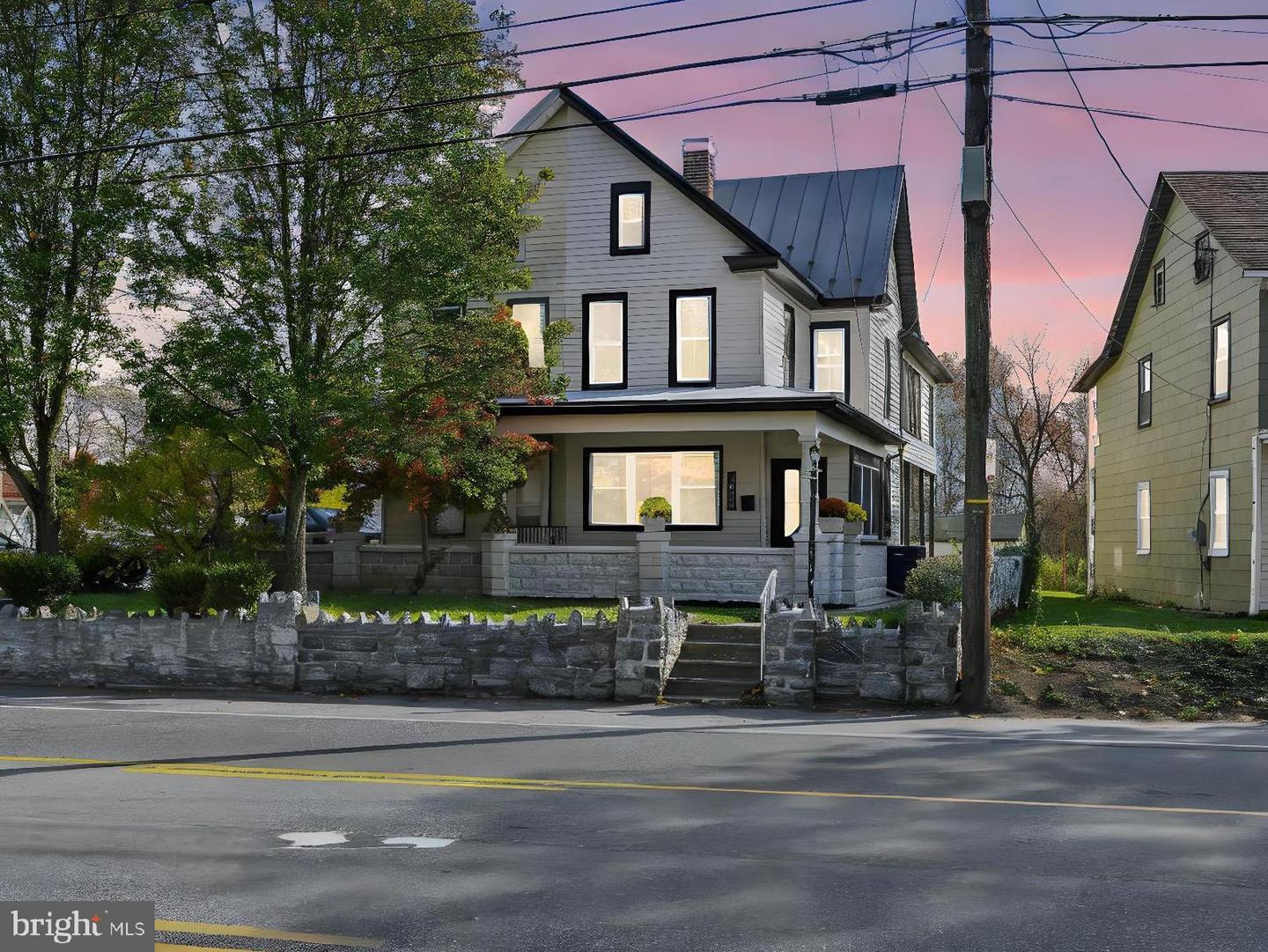 1074 E Main Street, Annville