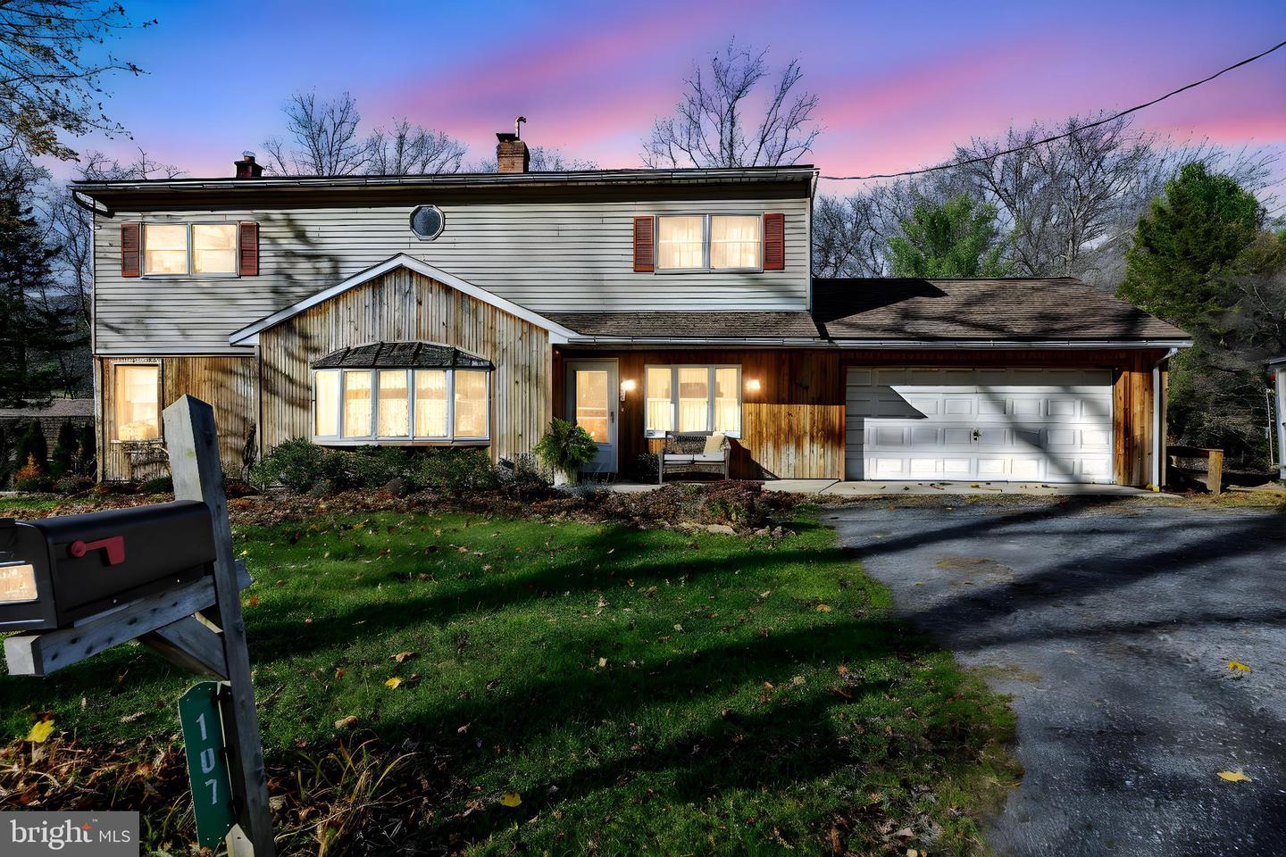 107 Moonshine Road, Jonestown
