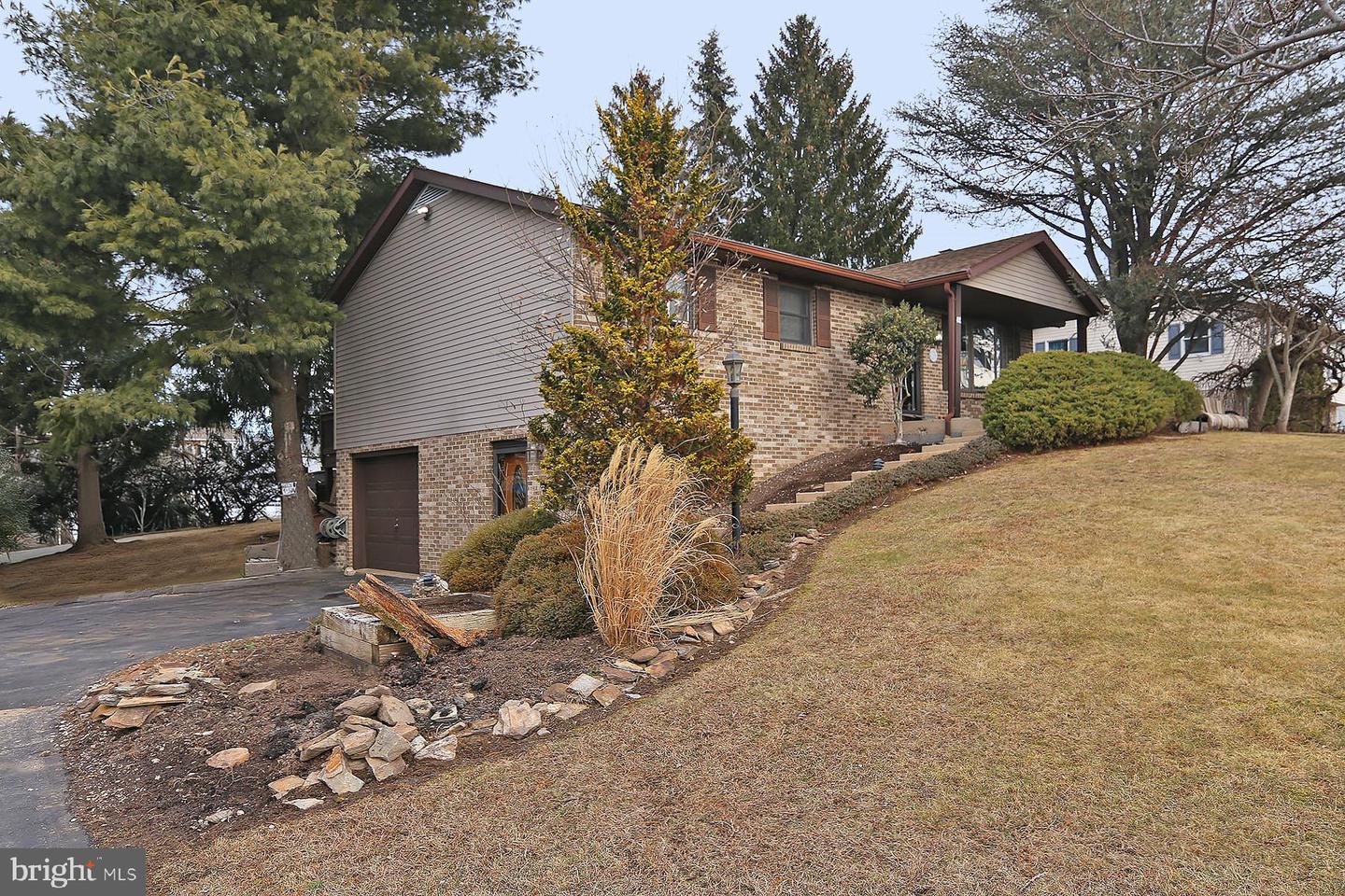 402 Birch Lane, Lebanon