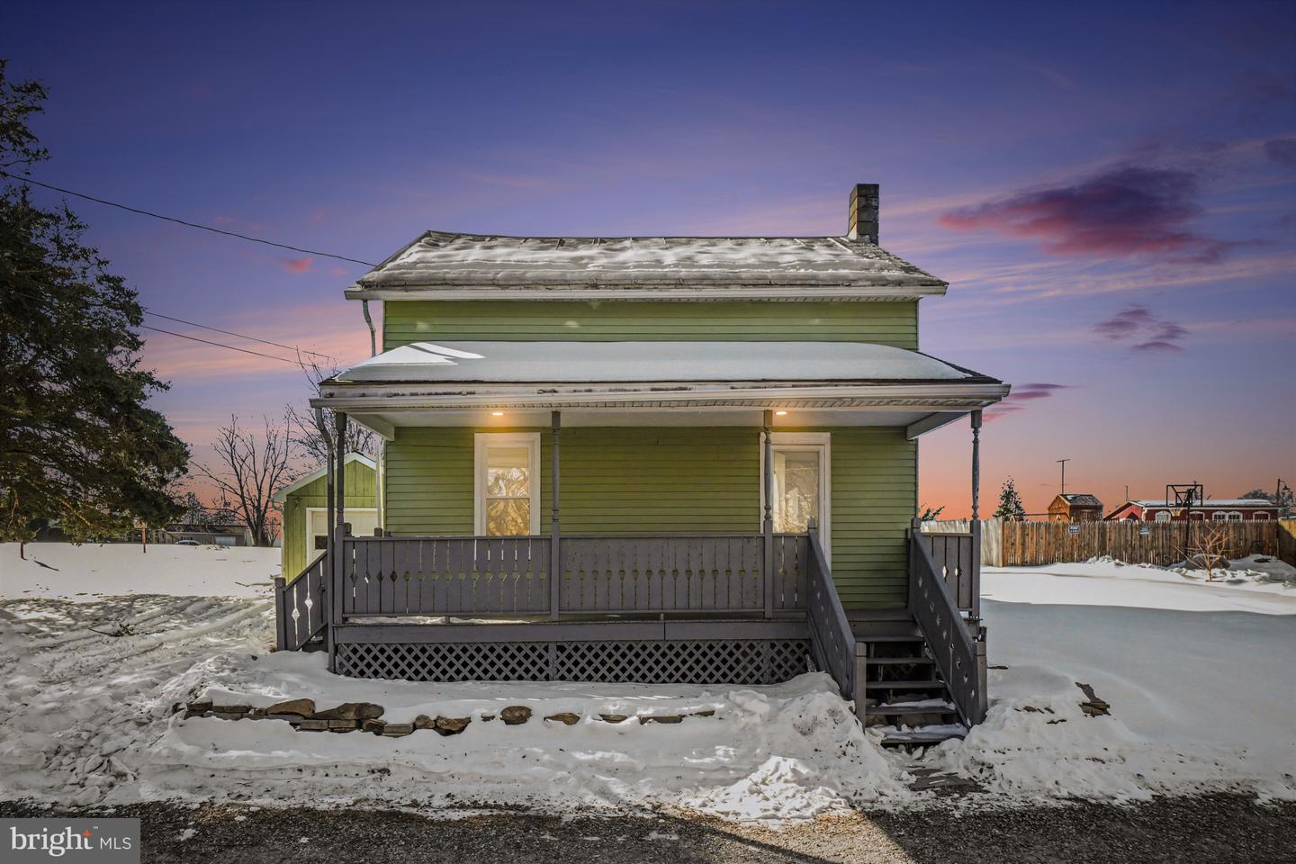 8 Penny Lane, Jonestown
