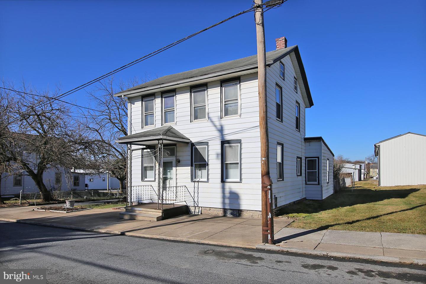 153 N Center Street, Fredericksburg