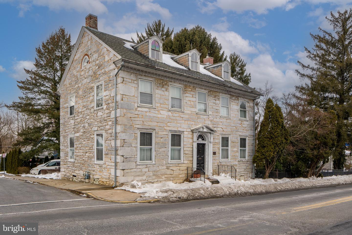 49 S White Oak Street, Annville