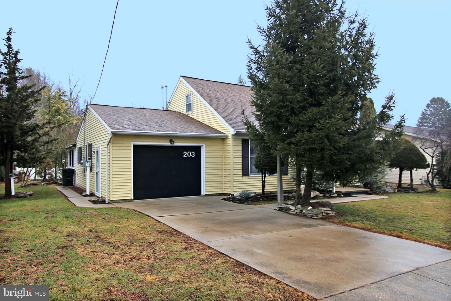 203 Elm Street, Lebanon