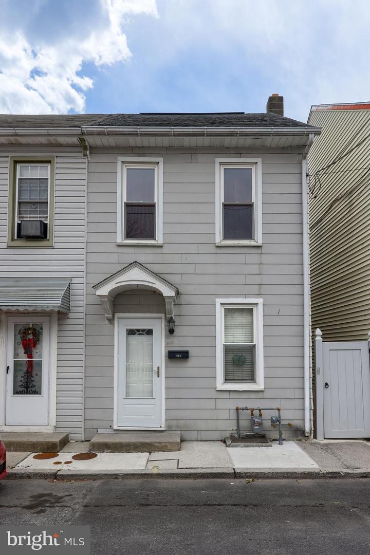210 Guilford Street, Lebanon
