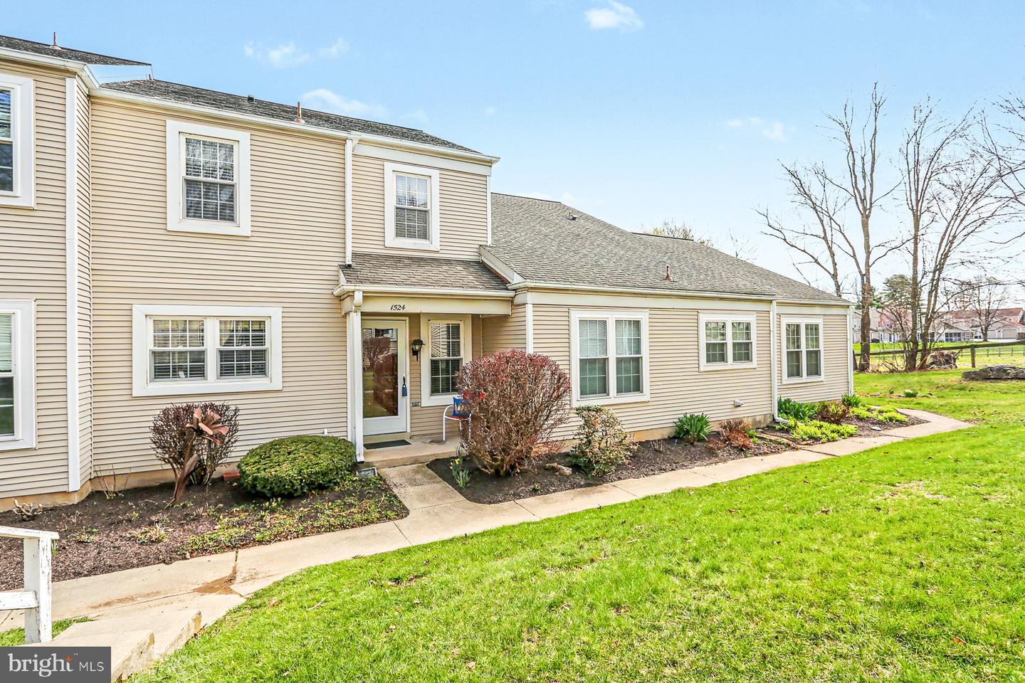 1524 Cambridge Ct U-0209 Court, Palmyra