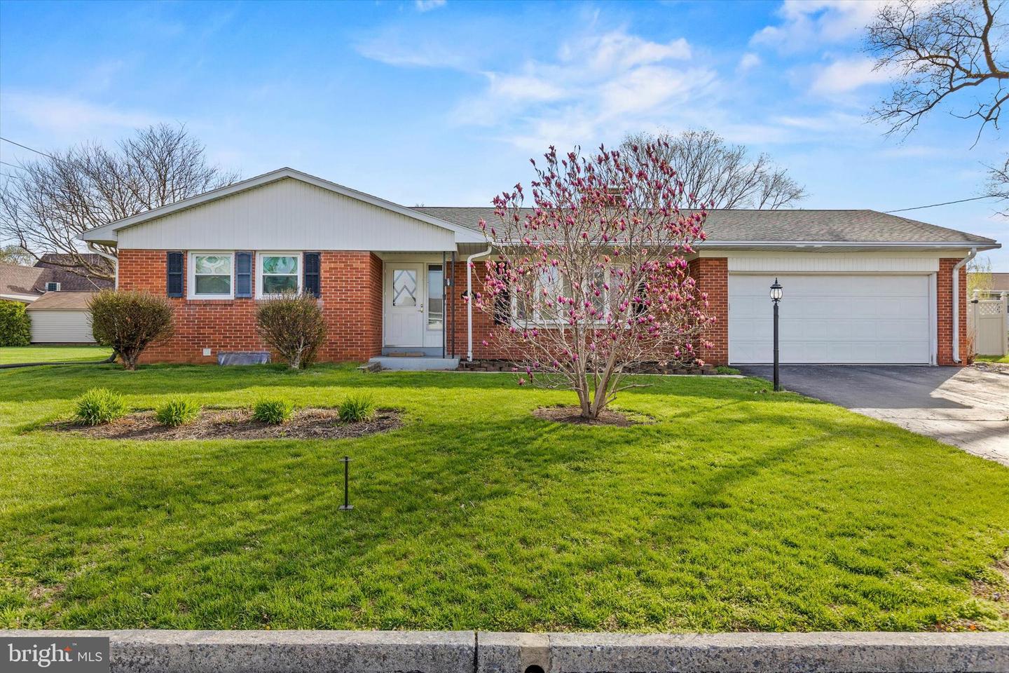 112 Kenmar Drive, Palmyra