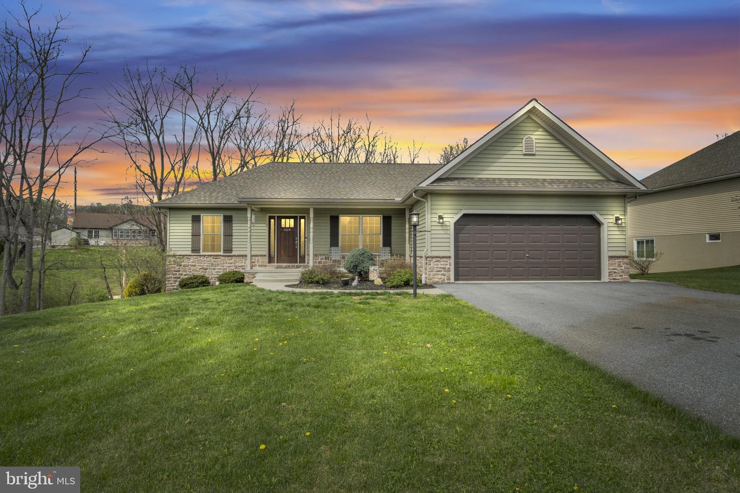 1519 Rolling Meadow Road, Lebanon