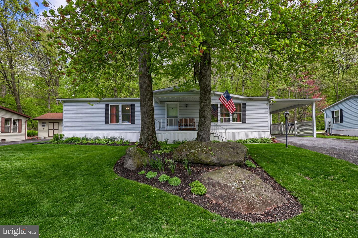 36 Maple Avenue, Manheim