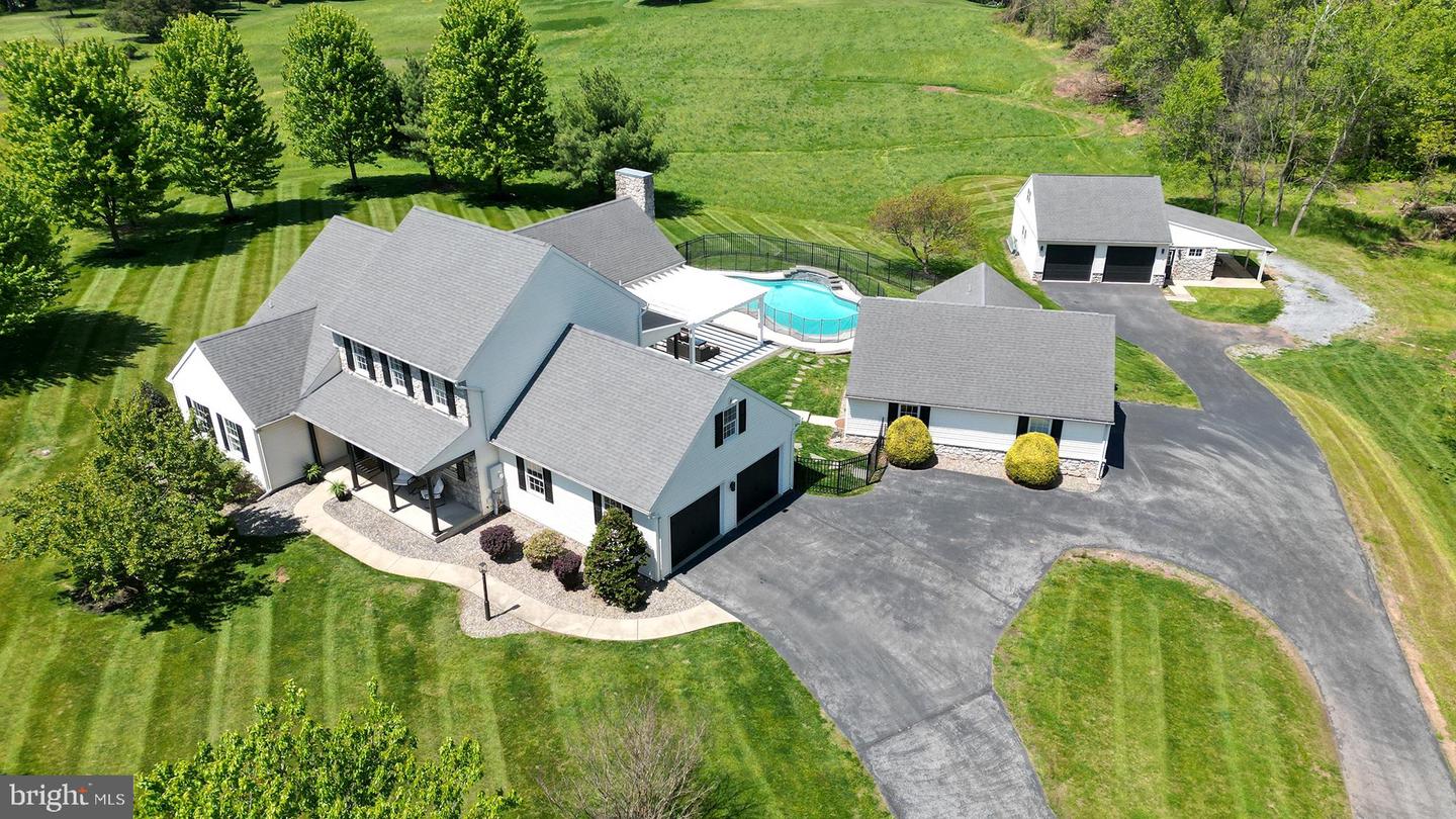95 Laurel Lane, Palmyra