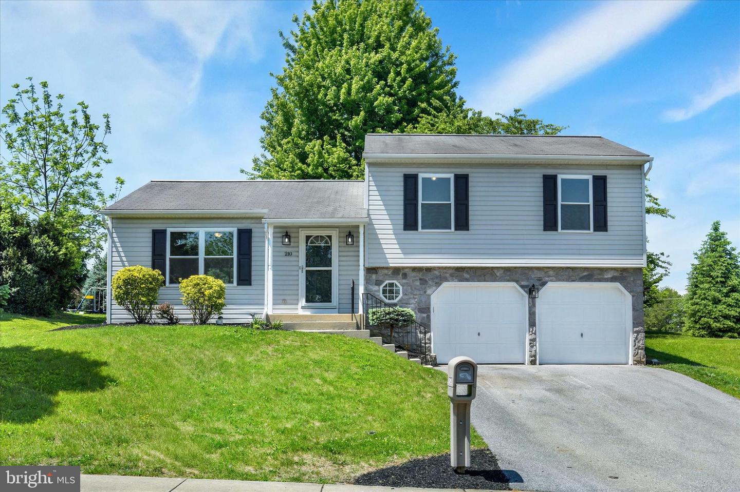 210 Riders Way, Lebanon