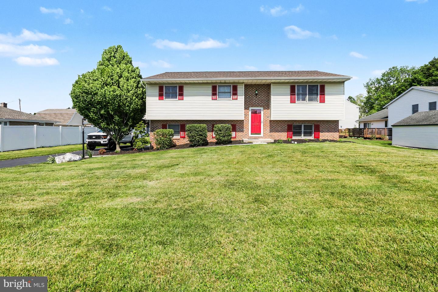 212 Brunswick Lane, Palmyra